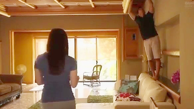 Juicy Japanese Babe Gives Hot Blowjob & Slutty Sex Showdown