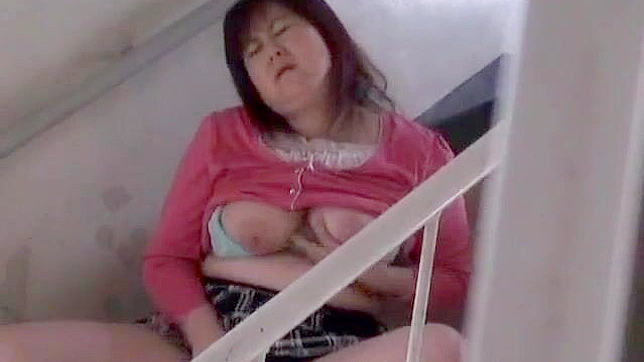 Outdoor Bliss - Exotic MILF Masturbates to Heavens High