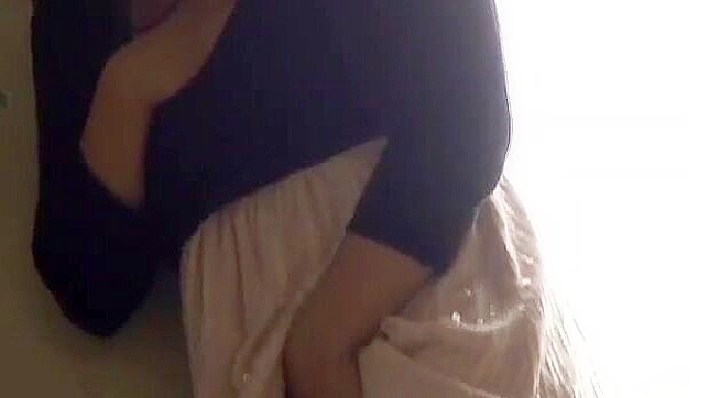 Sexy Japanese Milf Masturbates Outdoors For Unstoppable Pleasure