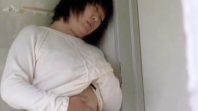 Seductive Japanese MILF Masturbates Wetly on Balcony