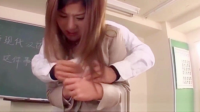 Intensely Fucked Pussy Soaks Up Cum Amid Wild Orgasm Madness