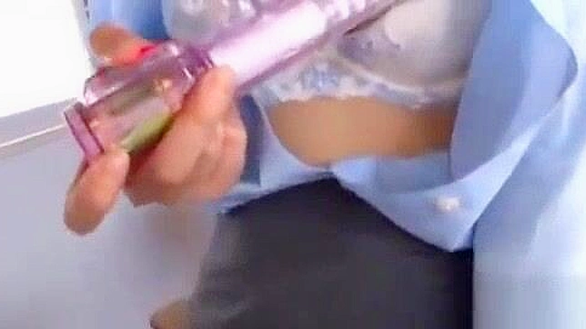 Naughty High Schooler Suzumura Airi's Solo Pleasure Showdown