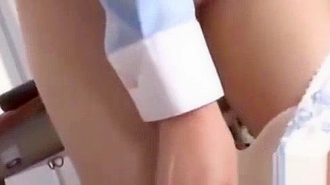 Naughty High Schooler Suzumura Airi's Solo Pleasure Showdown