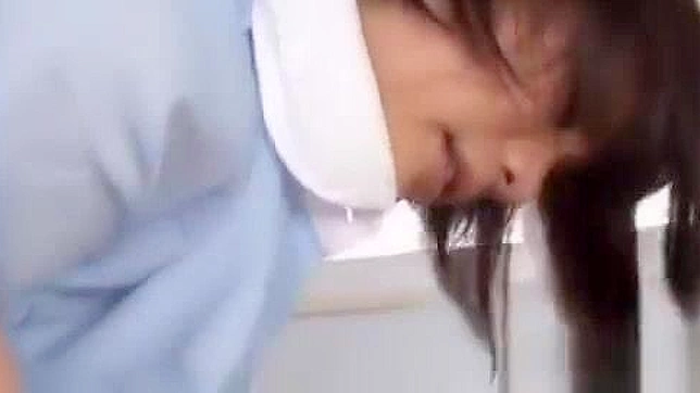 Naughty High Schooler Suzumura Airi's Solo Pleasure Showdown