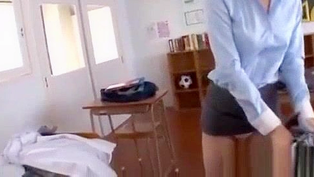 Naughty High Schooler Suzumura Airi's Solo Pleasure Showdown