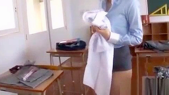 Naughty High Schooler Suzumura Airi's Solo Pleasure Showdown