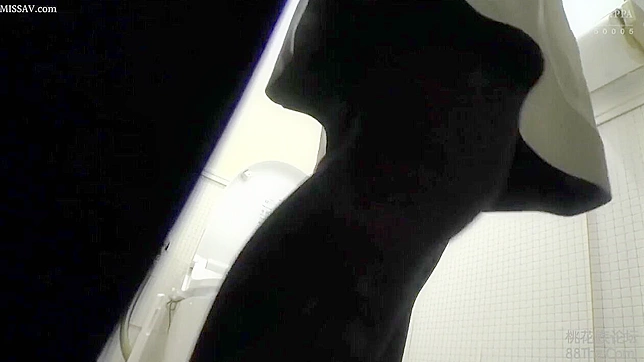 Jap Chicks Secretly Filmed Peeing Shatter Limits With Orgasms