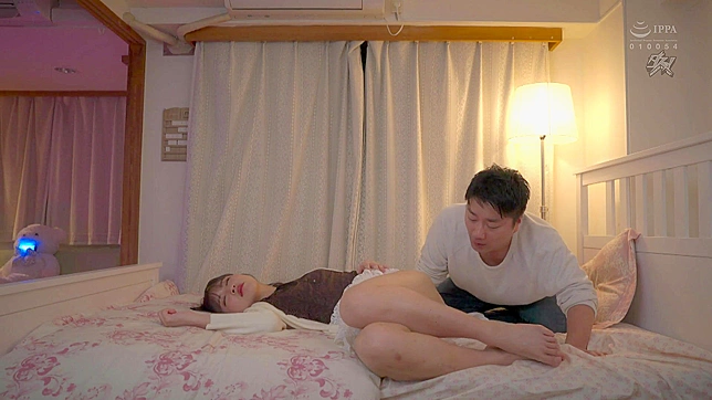 Japanese Shemale Opens Tight Ass Wide for Thorough Fucking