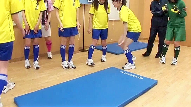 Short-Haired Japanese Beauty Fingers Her Wet Pussy for Fun