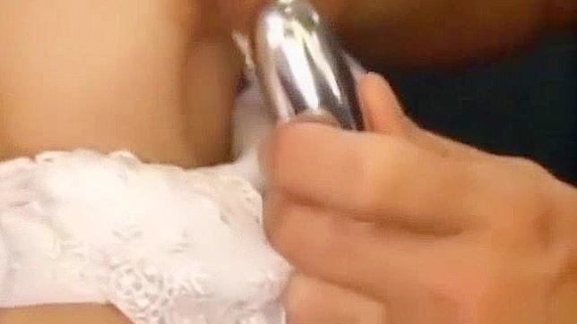 Hot Japanese Babe Debuts Steamy Outdoor Fuckathon