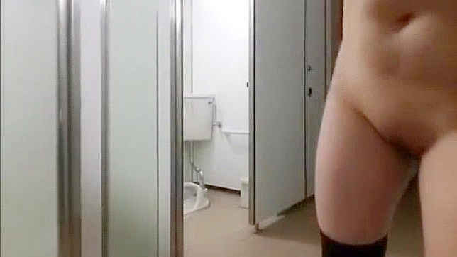 Outdoor Japanese Camgirl Gets Nailed in Public Heatwave