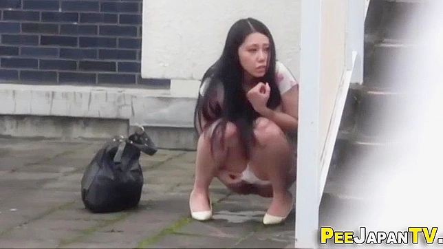 Bizarre JAV Babe Pisses Hotly Before Wild Sex Action