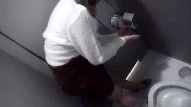 Sizzling Japanese Slut in Explosive JAV Sex Showdown