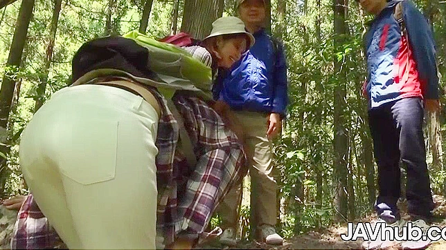 Mei Ashikawa Seduces Older Dude For Steamy Oral & Hardcore Sex