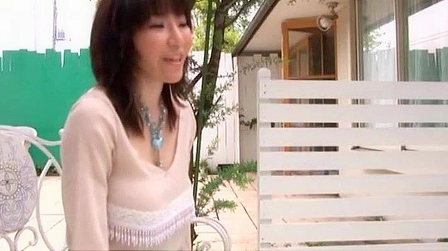 Yui Hinata Shows Off Her Luscious Body & Huge Boobs