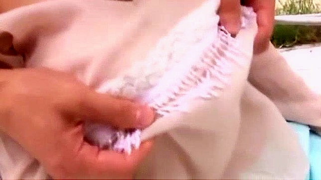 Yui Hinata Shows Off Her Luscious Body & Huge Boobs