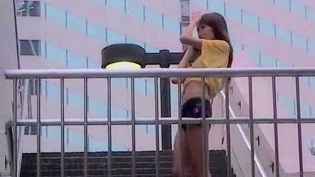 Emiri Sakurai Plays Outdoors for Exciting Candid View Orgasm