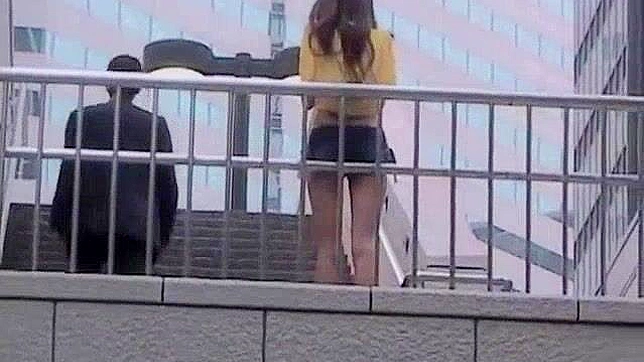 Emiri Sakurai Plays Outdoors for Exciting Candid View Orgasm