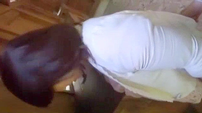 Hitomi Yuki Gives Jaw-Dropping Blowjob & Seductive Fingering Showdown