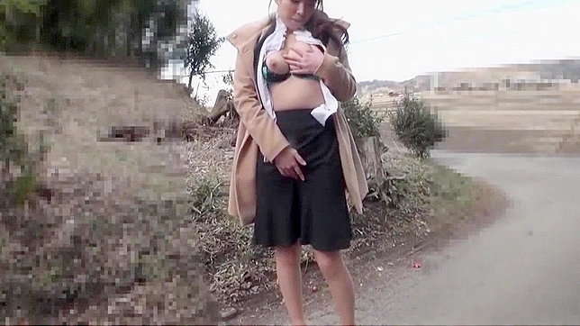 Outdoor Japanese Babe Self-Pleasure & Seductive JAV Action