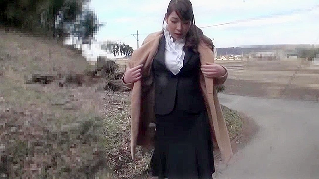 Outdoor Japanese Babe Self-Pleasure & Seductive JAV Action