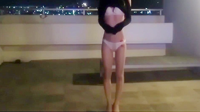 Outdoor Japanese Amateur Gets Fucked Raw in Nature