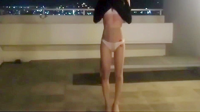 Outdoor Japanese Amateur Gets Fucked Raw in Nature