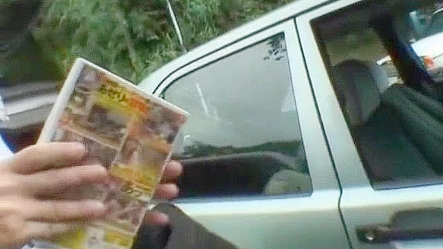 Manami Momosaki - Seductive Japanese Babe's Tit & Pussy Play