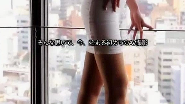 Sizzling Japanese Secretary Chihiro Gives Mind-blowing Handjob