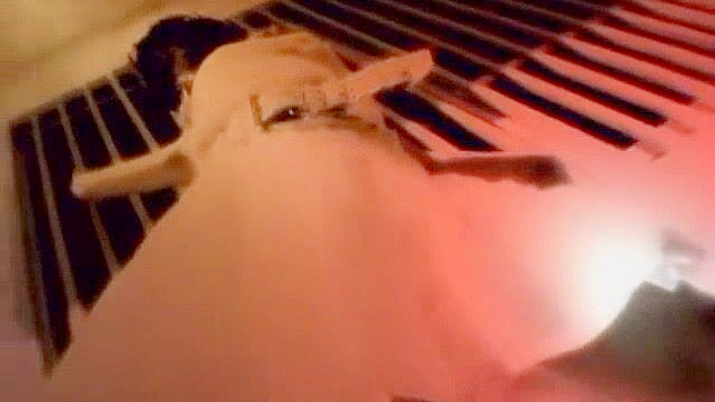 Shizuku Natsukawa’s Steamy Girl 18+-on-Girl 18+ Outdoors Action