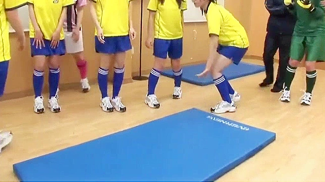 Hot Japanese Cutie Gets Fingered & Spread Wide Open Sexually