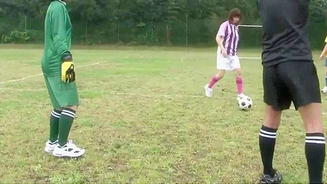 Hot Japanese Cutie Gets Fingered & Spread Wide Open Sexually