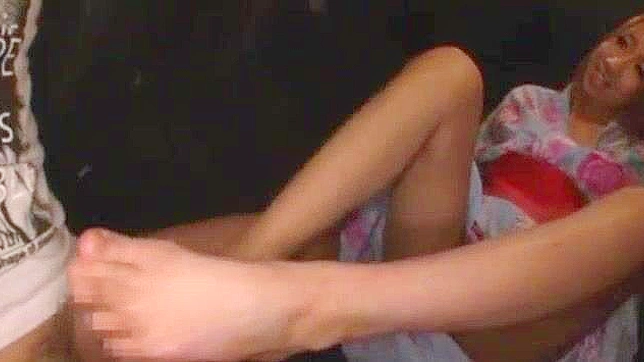 Wakana Kinoshita Gives Sexy Footjob Outdoors, Hot JAV Action