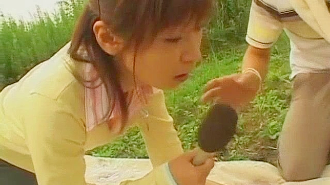 Sara Minami Outdoors Giving Hot Blowjob & Getting Facial Load