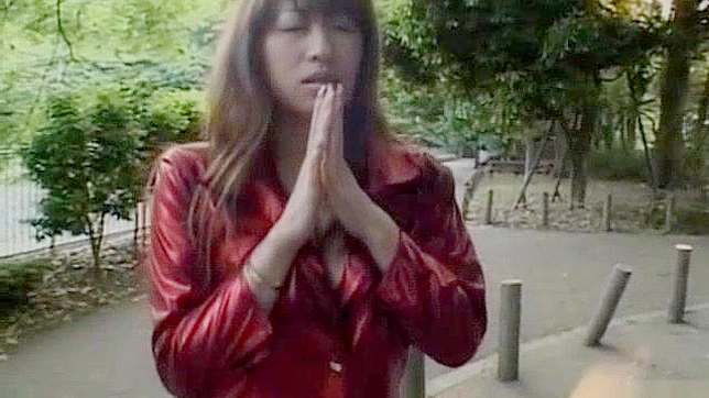 Juicy Japanese Babe Hirooka Seduces & Fucks Hard