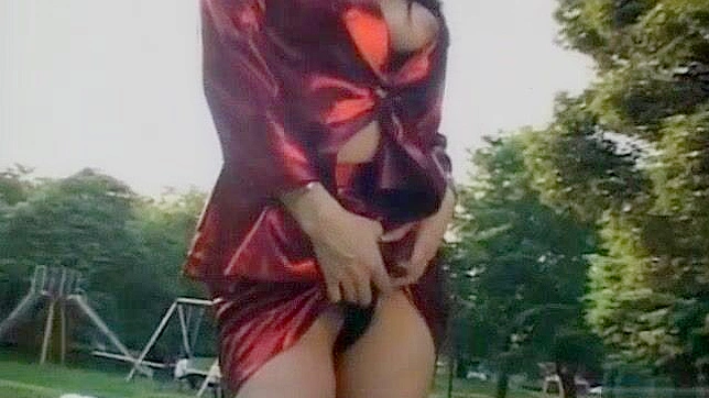 Juicy Japanese Babe Hirooka Seduces & Fucks Hard