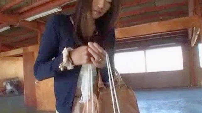 Hotaru Kaji Takes Hard Cock Outside Till Cum Explodes