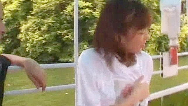 Sizzling Japanese Beauty Mashiro Shows Off Her Luscious Curves