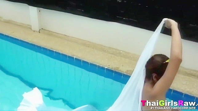 Sexy JAV Star Tintin Reveals Juicy Body for Steamy Show