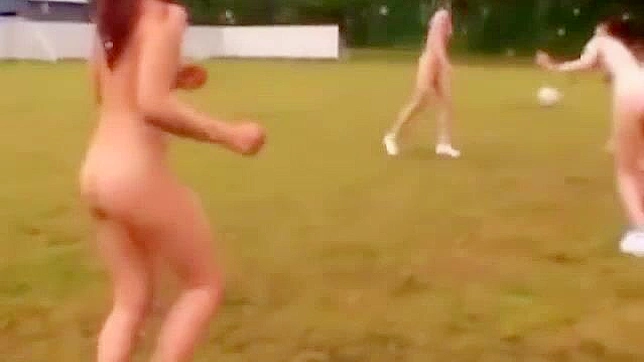 Lustful Japanese Coeds Give Amazing Blowjob Sessions Live