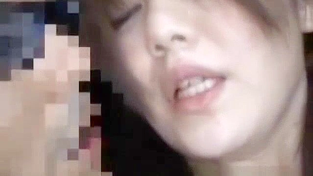 Sexy Japanese Goddess Gets Naughty Outdoors