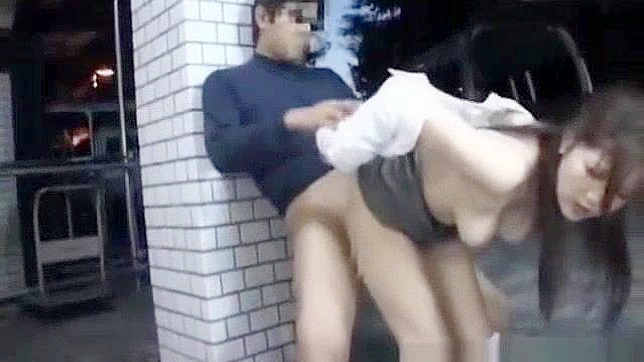 Sexy Japanese Goddess Gets Naughty Outdoors