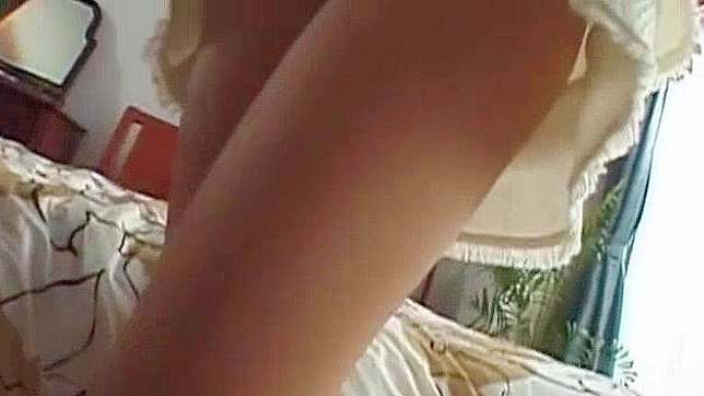 Seductive Aki Katase Tempts Voyeurs Outdoors in Hot JAV Action