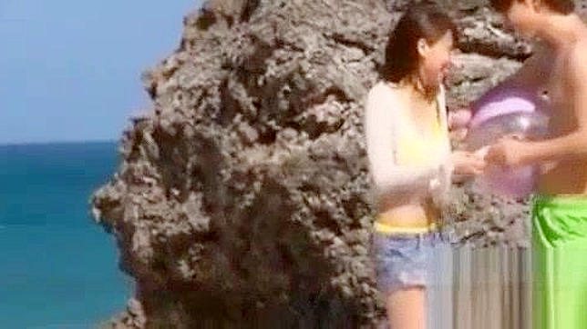 Syouko Akiyama Gives Jaw-Dropping Blowjob & Seductive Show