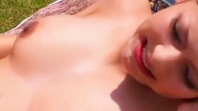 JAV Duo Asaka Mero & Mami Show Off in Hottest Outdoors Scene
