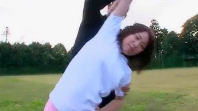 An Shinohara Gives Jaw-Dropping Blowjob & Strips Her Lingerie Hotly