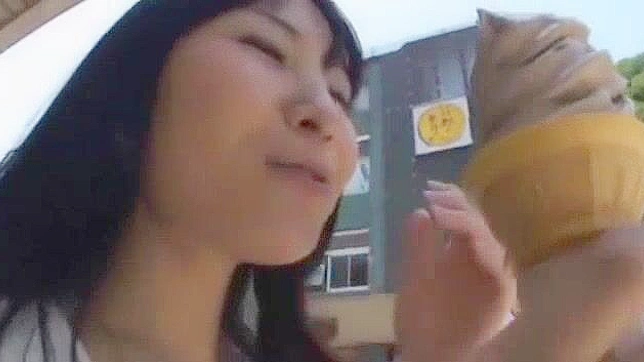 Yukina Narumi Gives Mind-blowing Blowjob Outdoors in Hot JAV Film