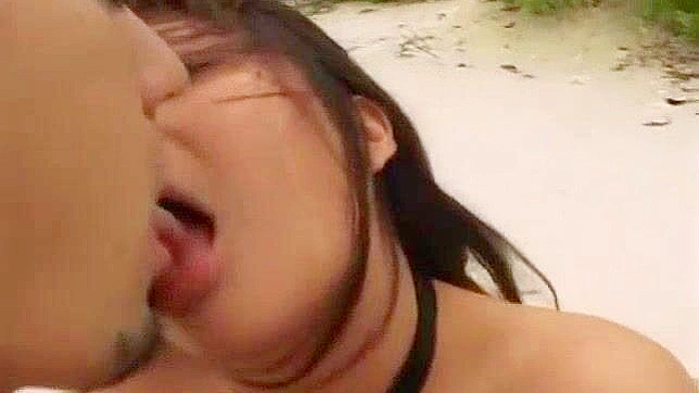 Kaede Fujisaki’s Sultry Blowjob & Tiny 18+ Teasing Delight