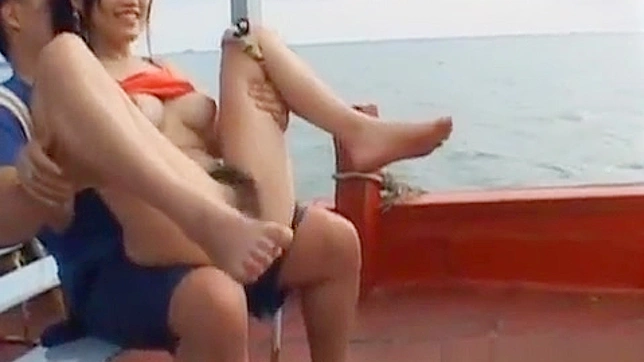 Hot Japanese Babe Rui Akikawa Nails Deep Throat & Ride Tricks