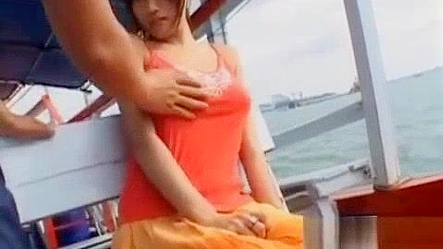 Hot Japanese Babe Rui Akikawa Nails Deep Throat & Ride Tricks